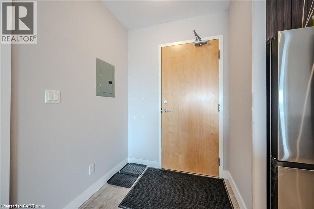 1 VICTORIA Street S Unit# 811 thumbnail 4