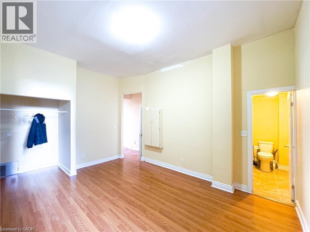 85 KING Street W thumbnail 14