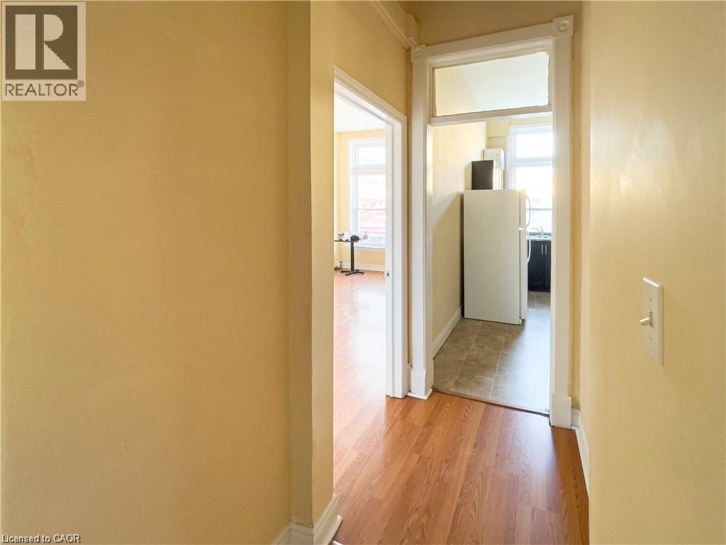 85 KING Street W thumbnail 15
