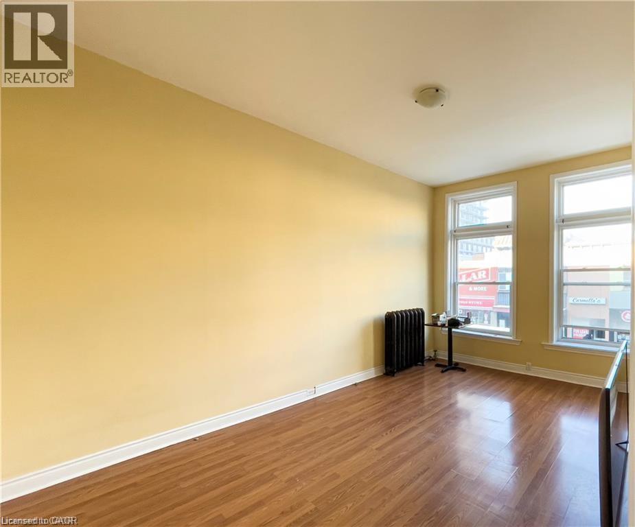 85 KING Street W thumbnail 16