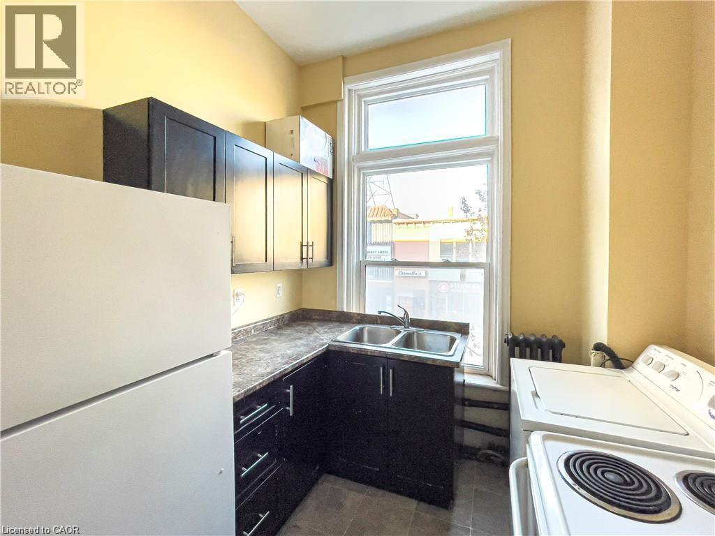 85 KING Street W thumbnail 19