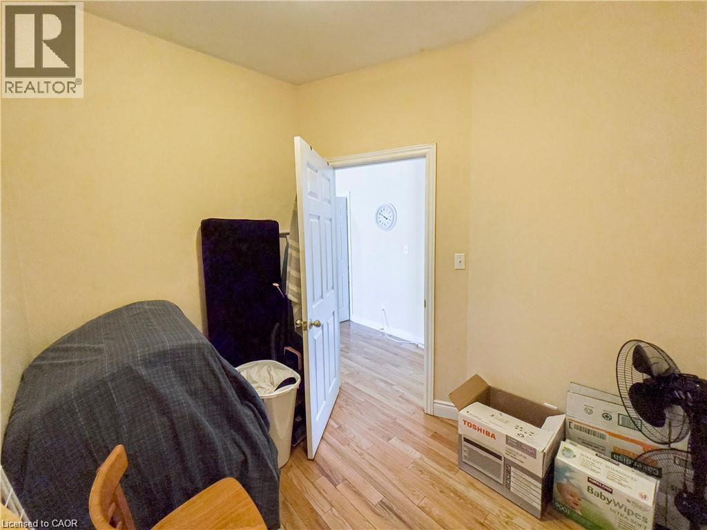 85 KING Street W thumbnail 22