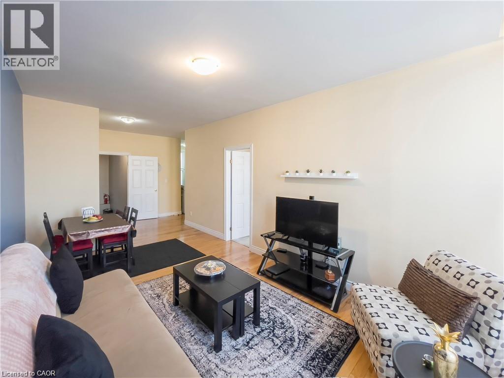 85 KING Street W thumbnail 29