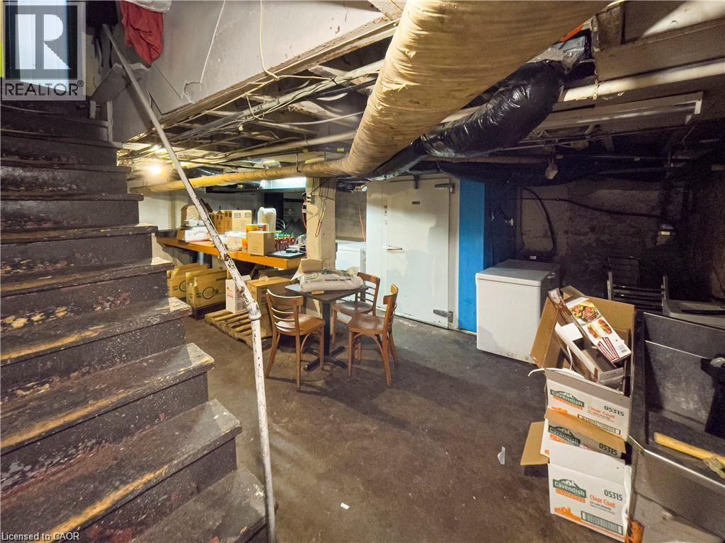 85 KING Street W thumbnail 31