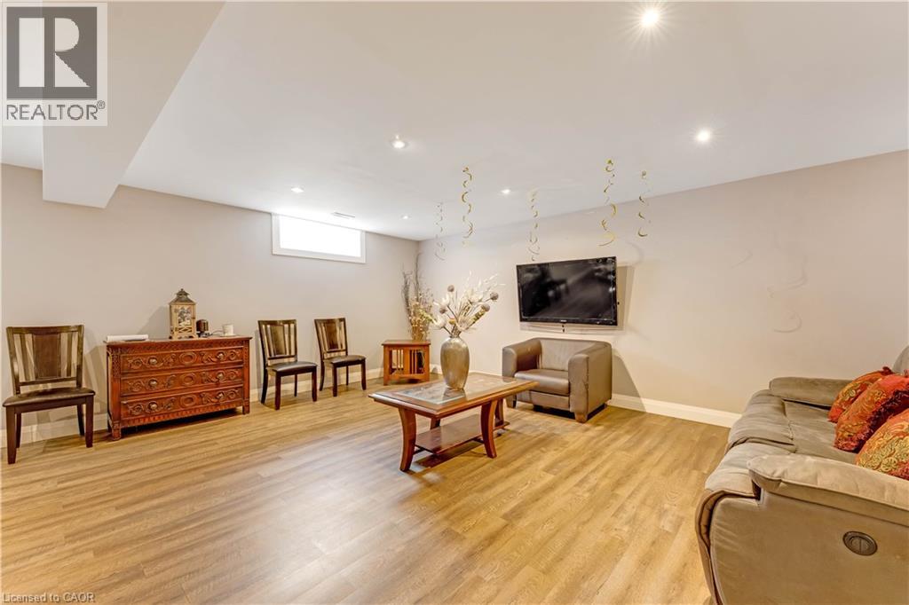 86 WOODBERRY Crescent thumbnail 32