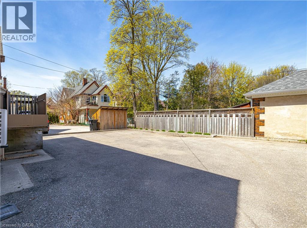 318 FREDERICK Street thumbnail 26