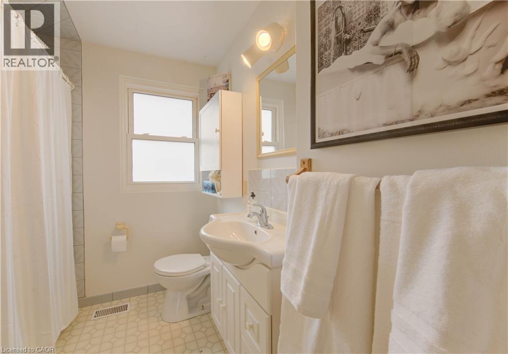 440 PIONEER Drive Unit# 3 thumbnail 16