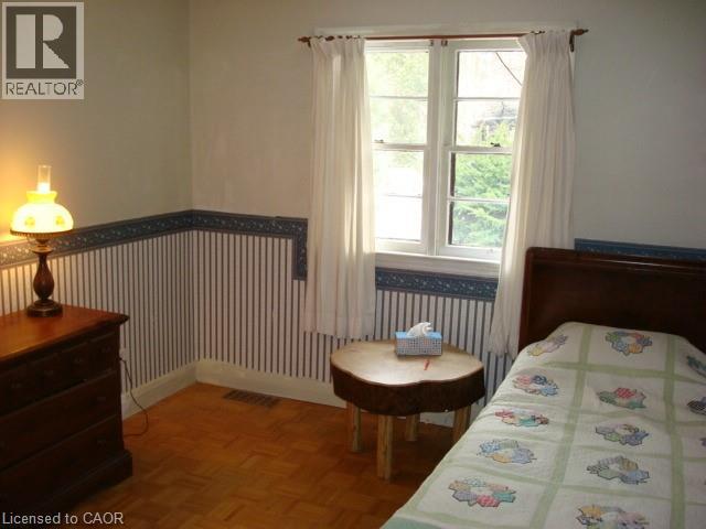 135 GLENFOREST Road thumbnail 36