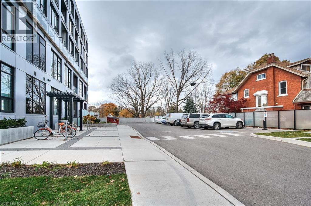 690 KING Street W Unit# 112 thumbnail 39