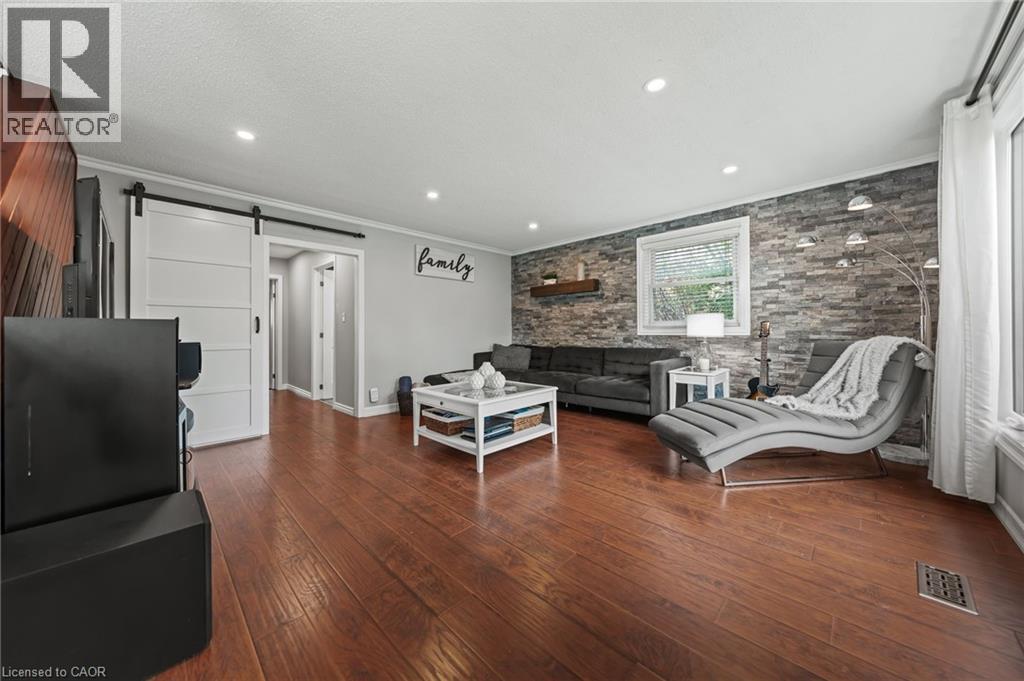 1 HUGHSON Street thumbnail 5