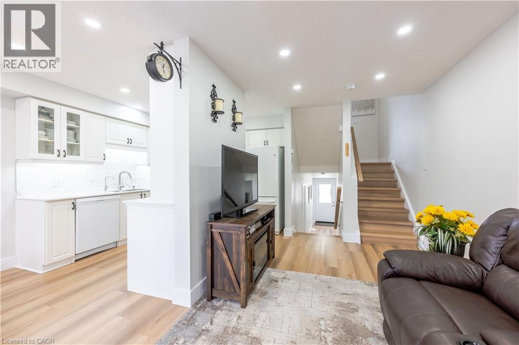 185 HIGHLAND Crescent Unit# 2 thumbnail 12