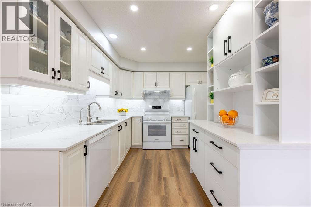 185 HIGHLAND Crescent Unit# 2 thumbnail 14