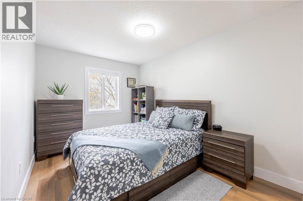 185 HIGHLAND Crescent Unit# 2 thumbnail 22