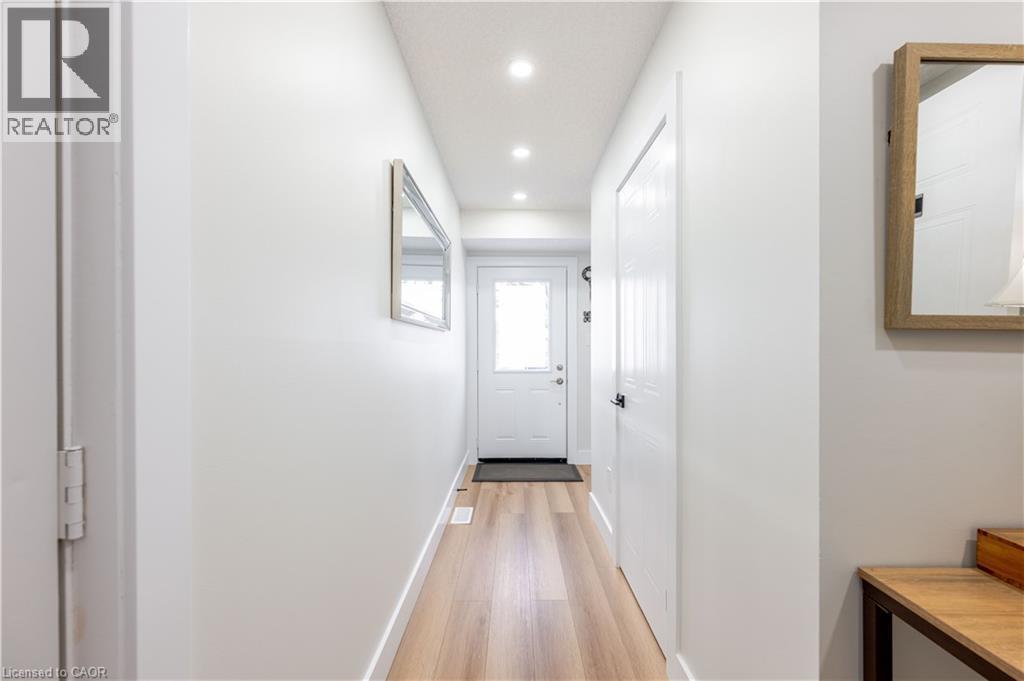 185 HIGHLAND Crescent Unit# 2 thumbnail 3
