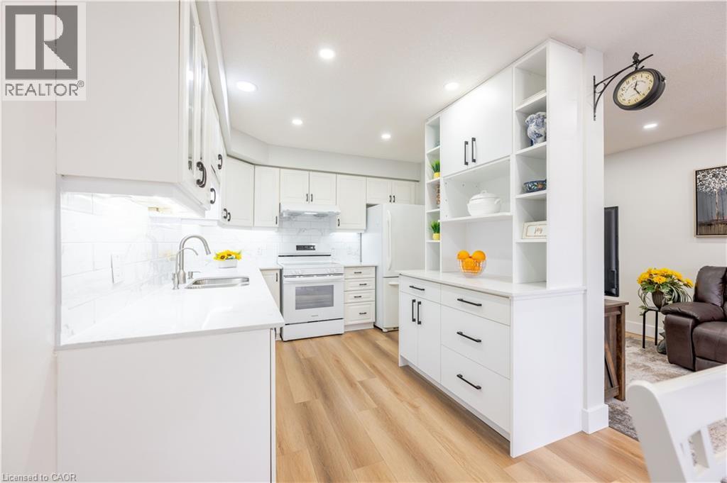 185 HIGHLAND Crescent Unit# 2 thumbnail 9
