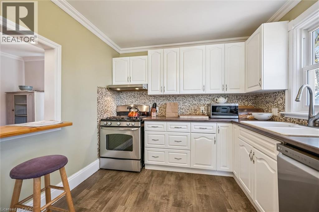 15 WATERSIDE Avenue thumbnail 9