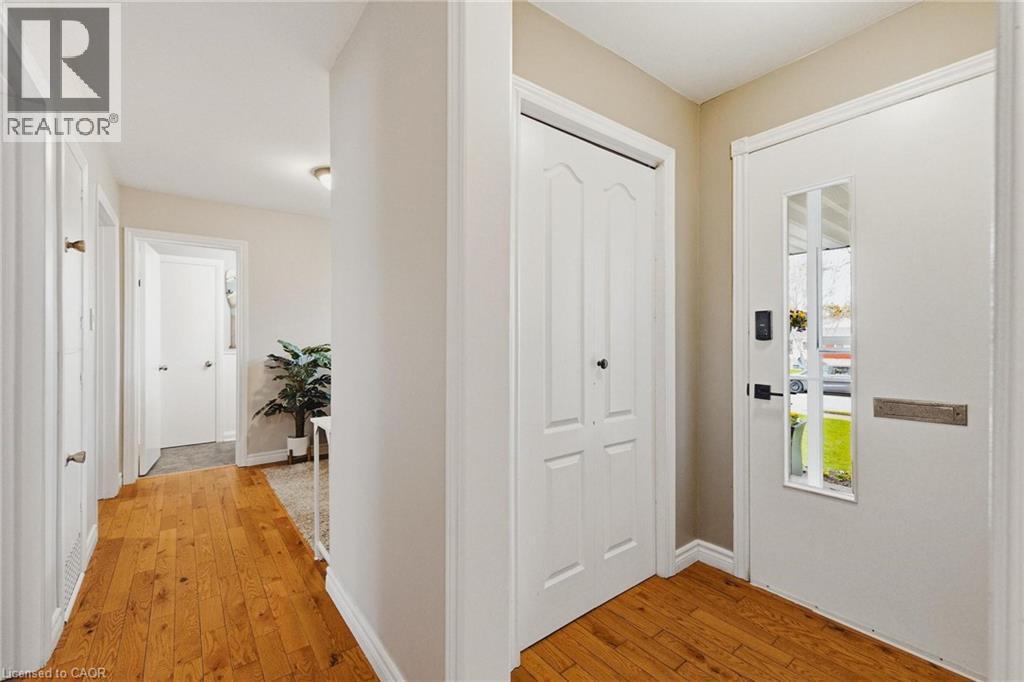 120 ELGIN Crescent thumbnail 12
