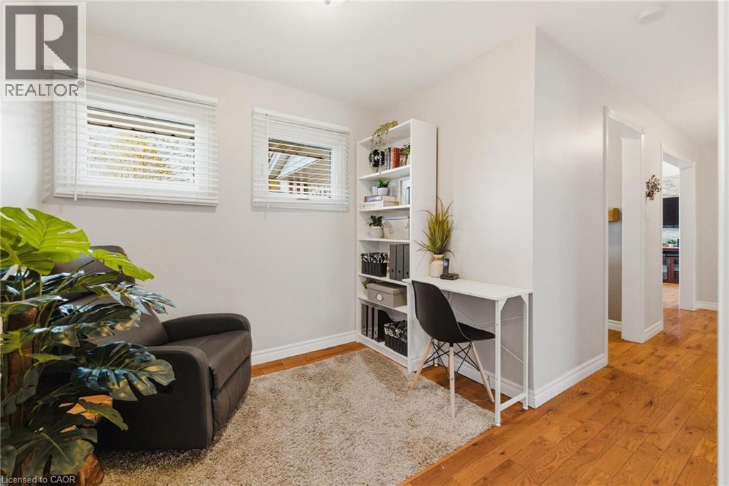 120 ELGIN Crescent thumbnail 13