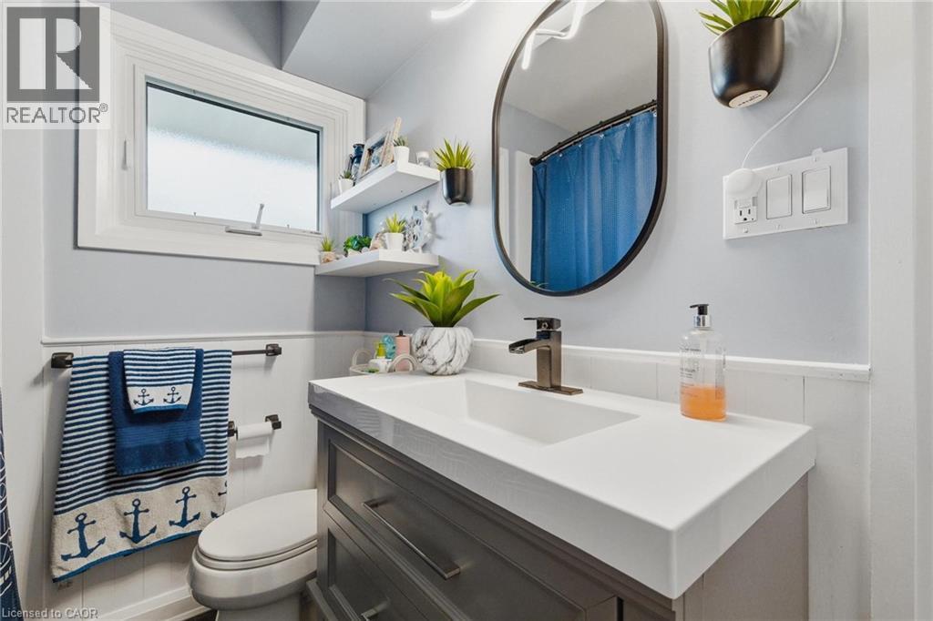 120 ELGIN Crescent thumbnail 17
