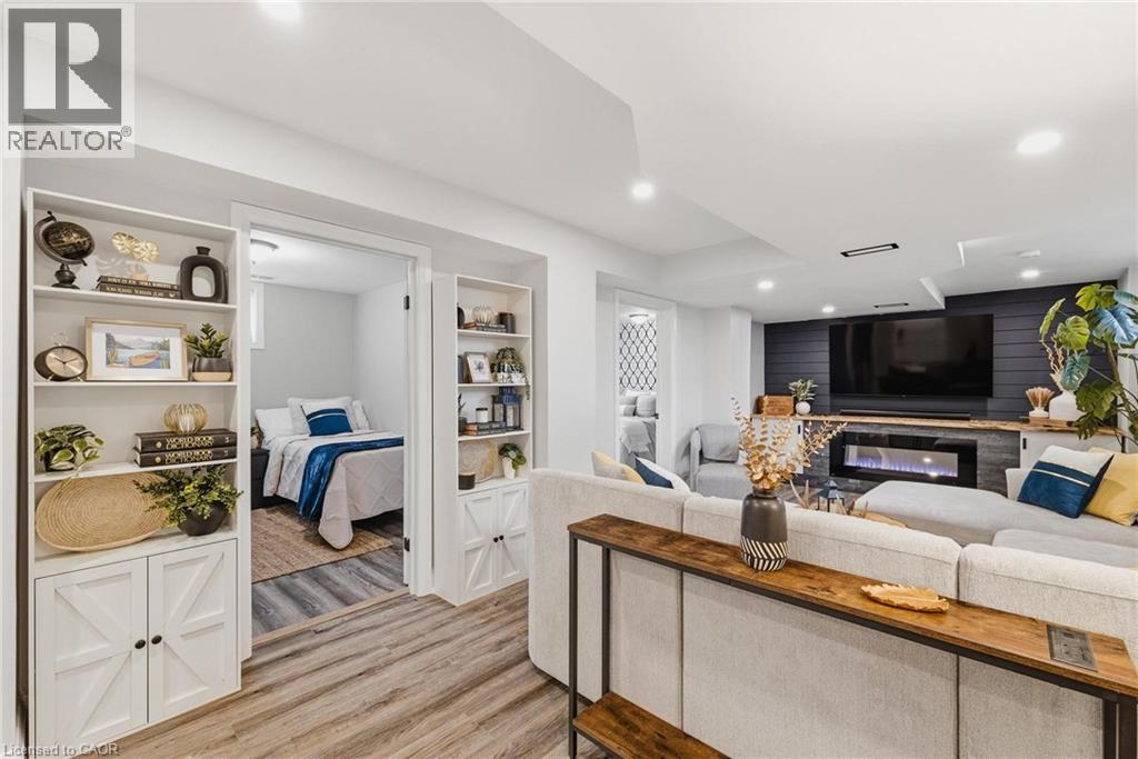 120 ELGIN Crescent thumbnail 21