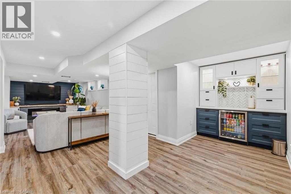 120 ELGIN Crescent thumbnail 22