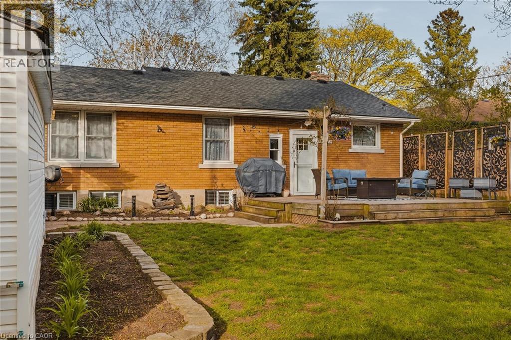 120 ELGIN Crescent thumbnail 31