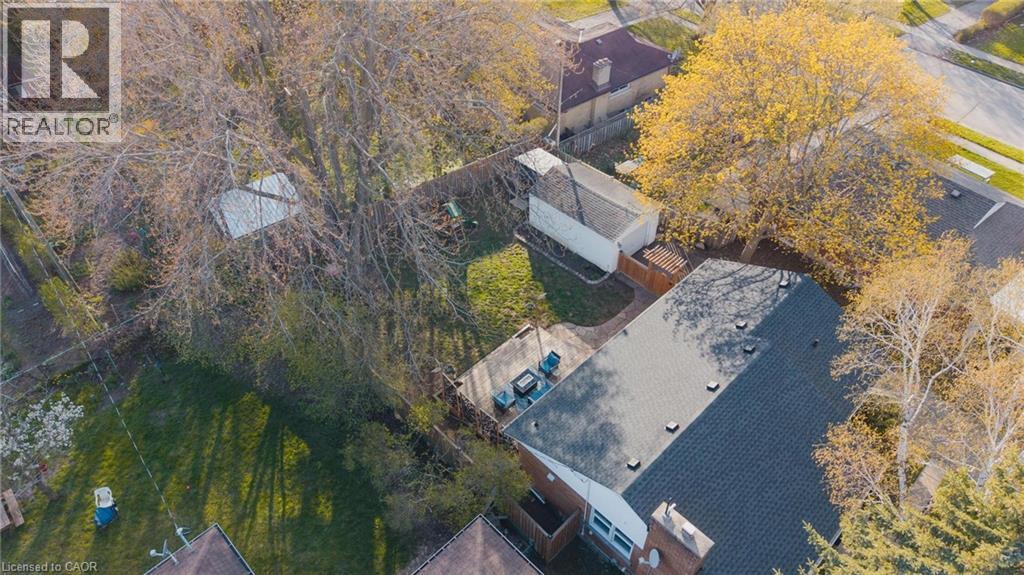 120 ELGIN Crescent thumbnail 36