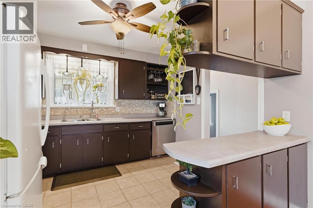 120 ELGIN Crescent thumbnail 7