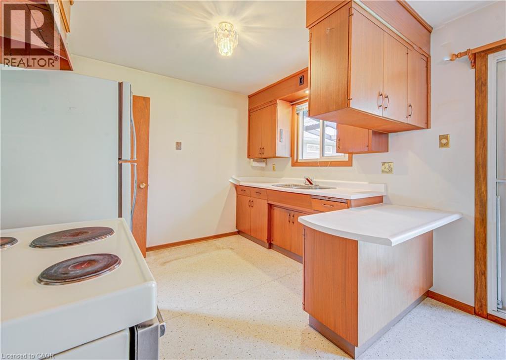 16 CENTENNIAL Crescent thumbnail 11