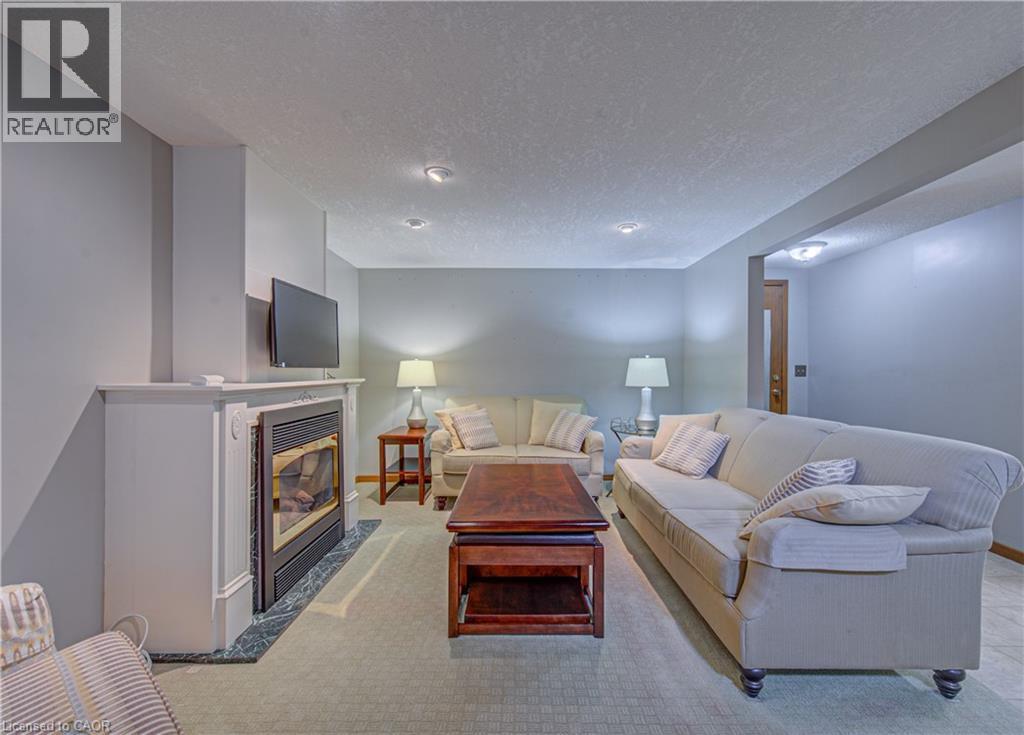16 CENTENNIAL Crescent thumbnail 23