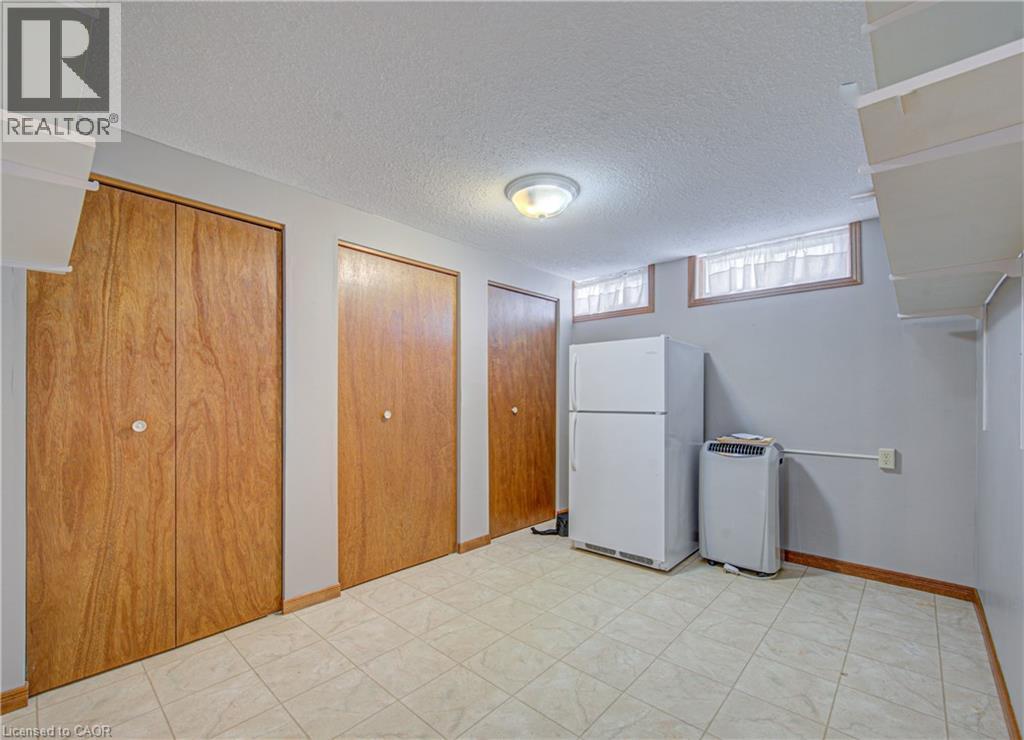 16 CENTENNIAL Crescent thumbnail 25