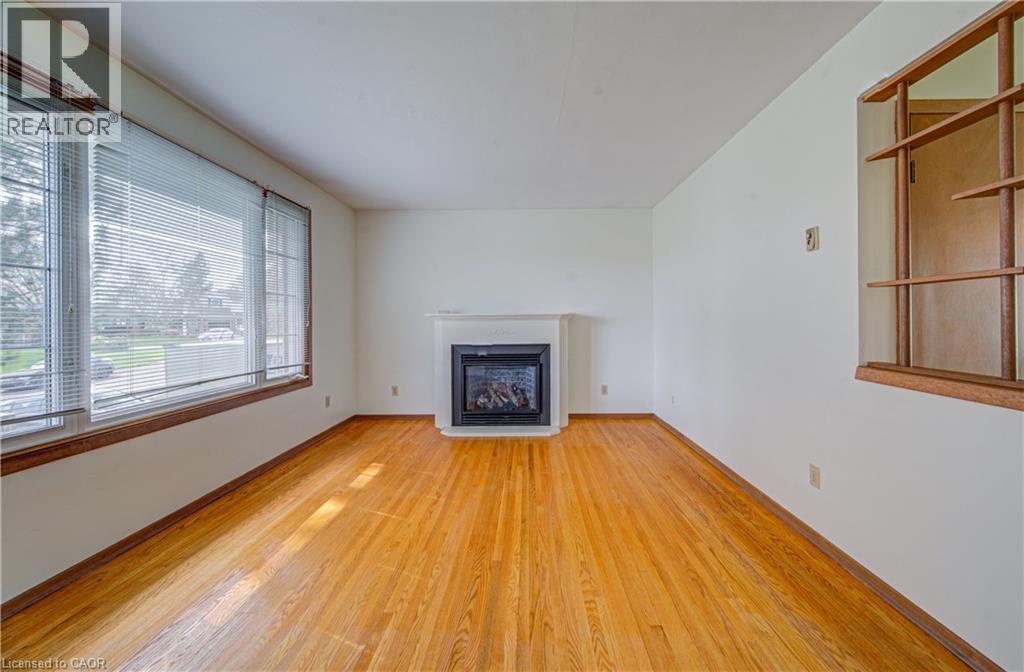 16 CENTENNIAL Crescent thumbnail 5
