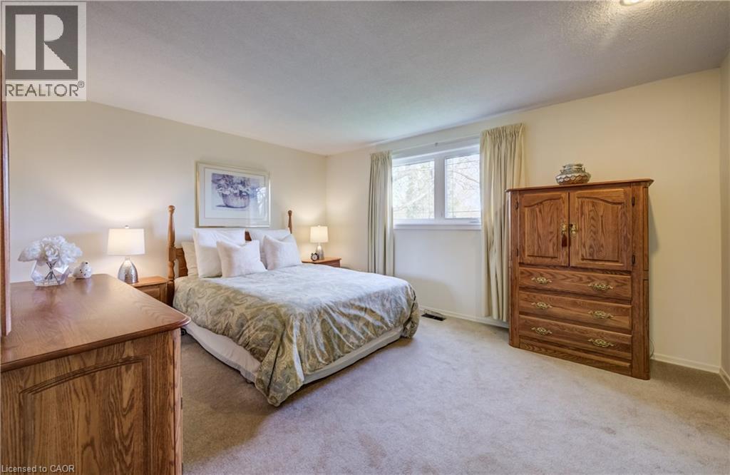 51 UNDERHILL Crescent thumbnail 15