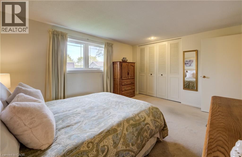 51 UNDERHILL Crescent thumbnail 16