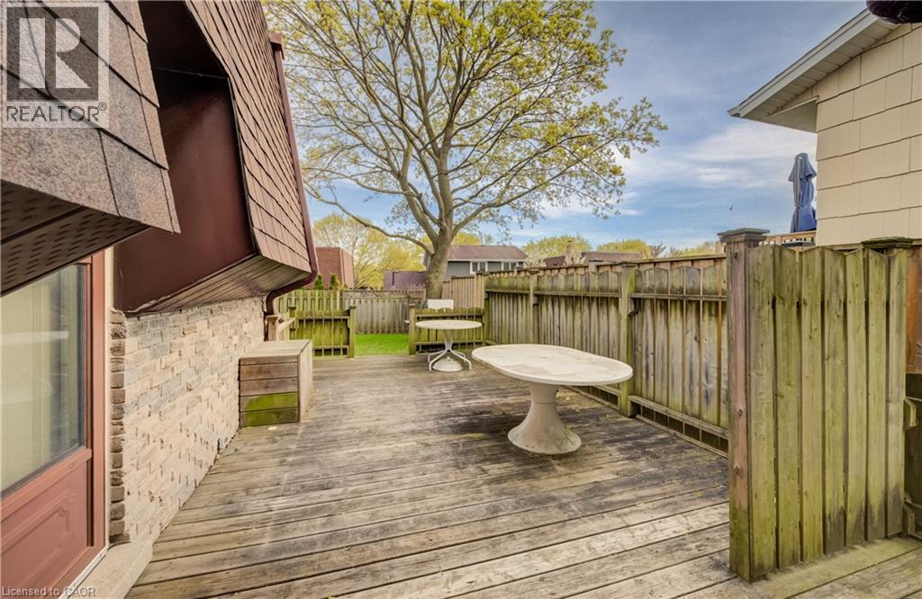 51 UNDERHILL Crescent thumbnail 32