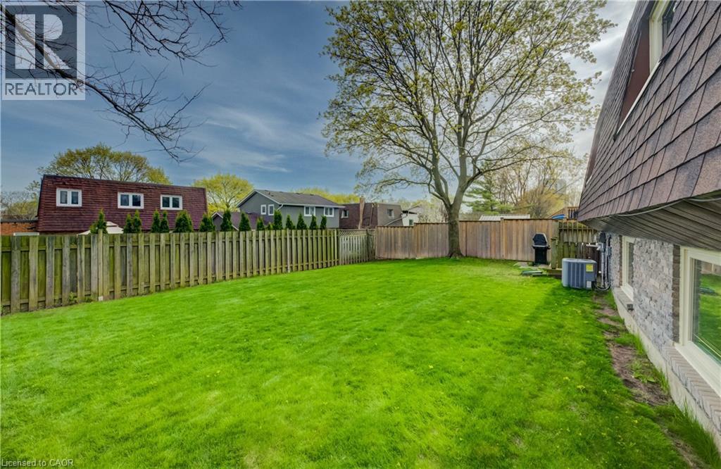 51 UNDERHILL Crescent thumbnail 34