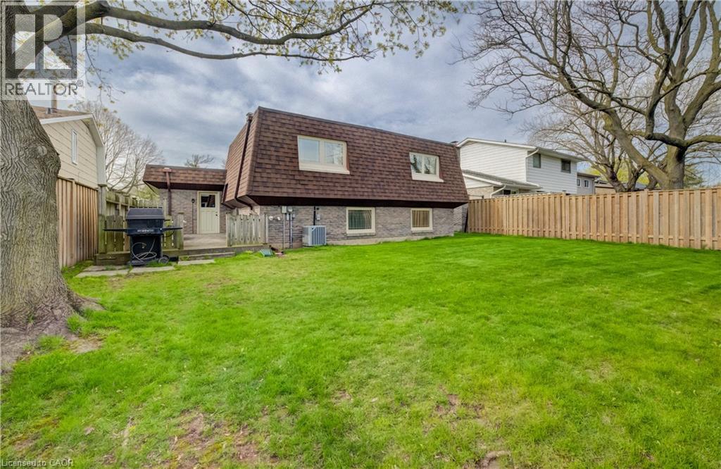 51 UNDERHILL Crescent thumbnail 35