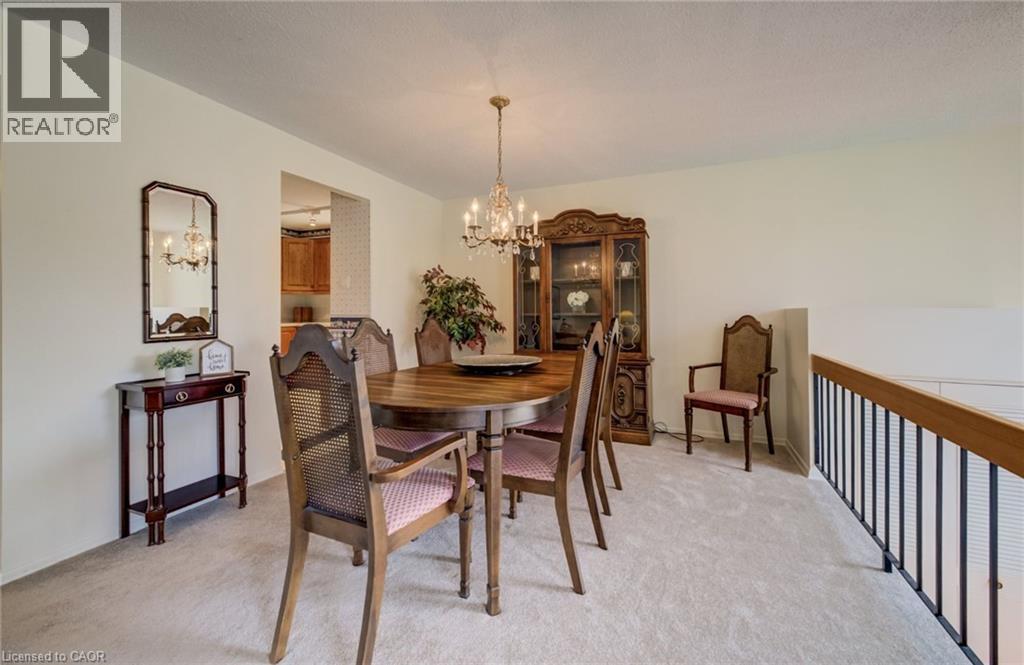 51 UNDERHILL Crescent thumbnail 9