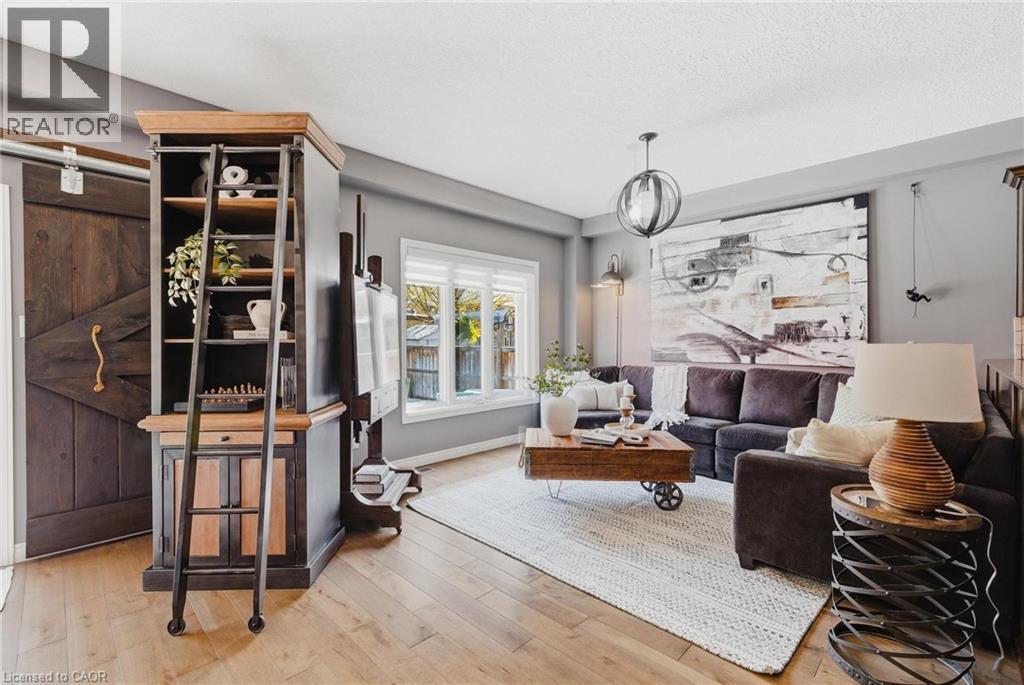 631 WOODLAWN Place thumbnail 10