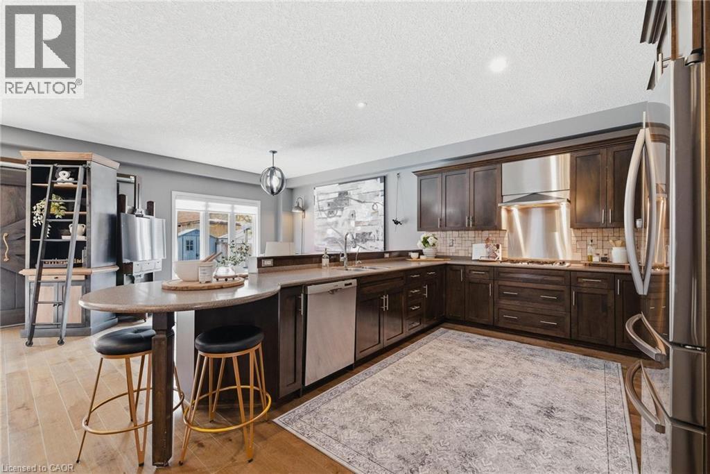 631 WOODLAWN Place thumbnail 13