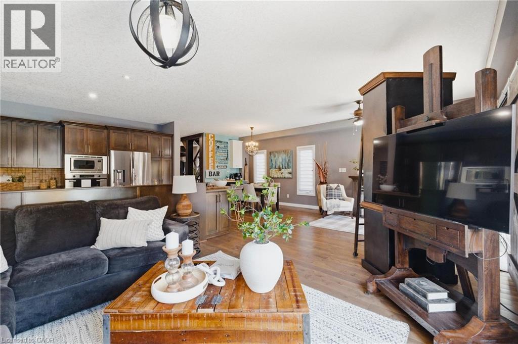 631 WOODLAWN Place thumbnail 17