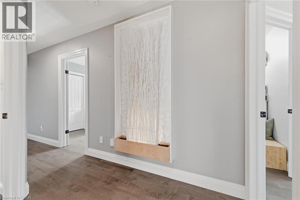 631 WOODLAWN Place thumbnail 21