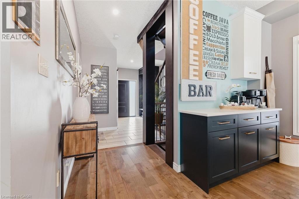 631 WOODLAWN Place thumbnail 6