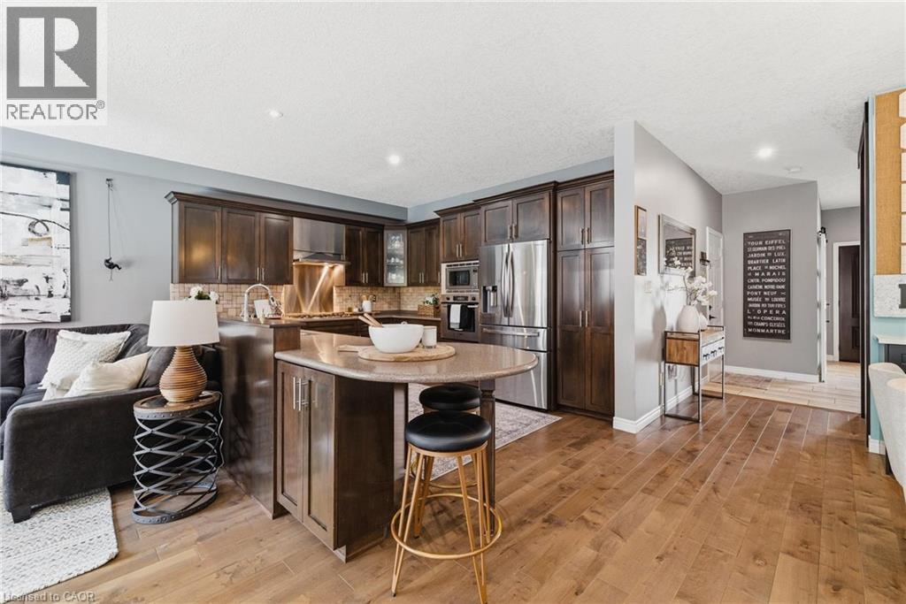 631 WOODLAWN Place thumbnail 8