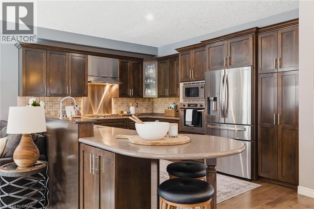 631 WOODLAWN Place thumbnail 9
