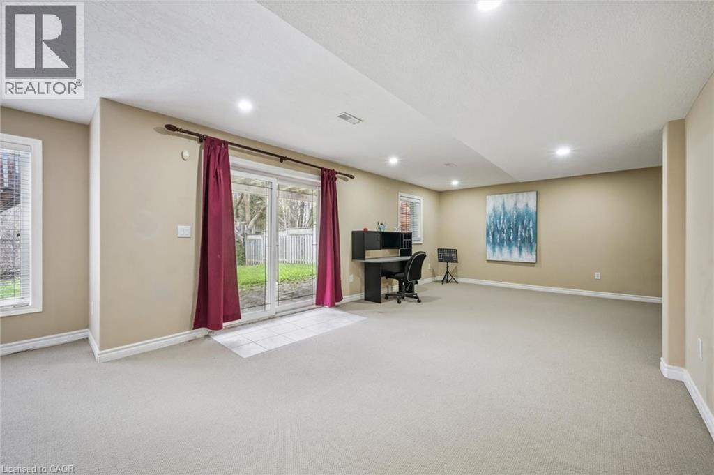 872 CREEKSIDE Drive thumbnail 38
