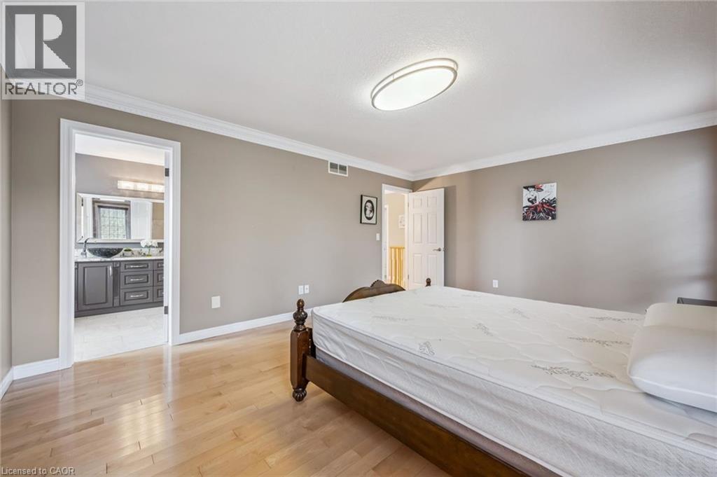 872 CREEKSIDE Drive thumbnail 27