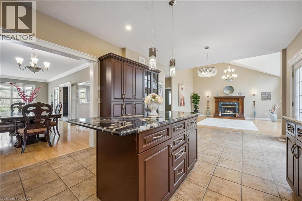 872 CREEKSIDE Drive thumbnail 19