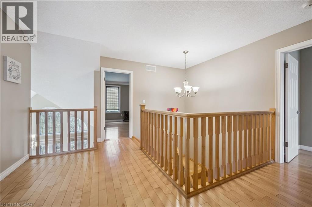 872 CREEKSIDE Drive thumbnail 25