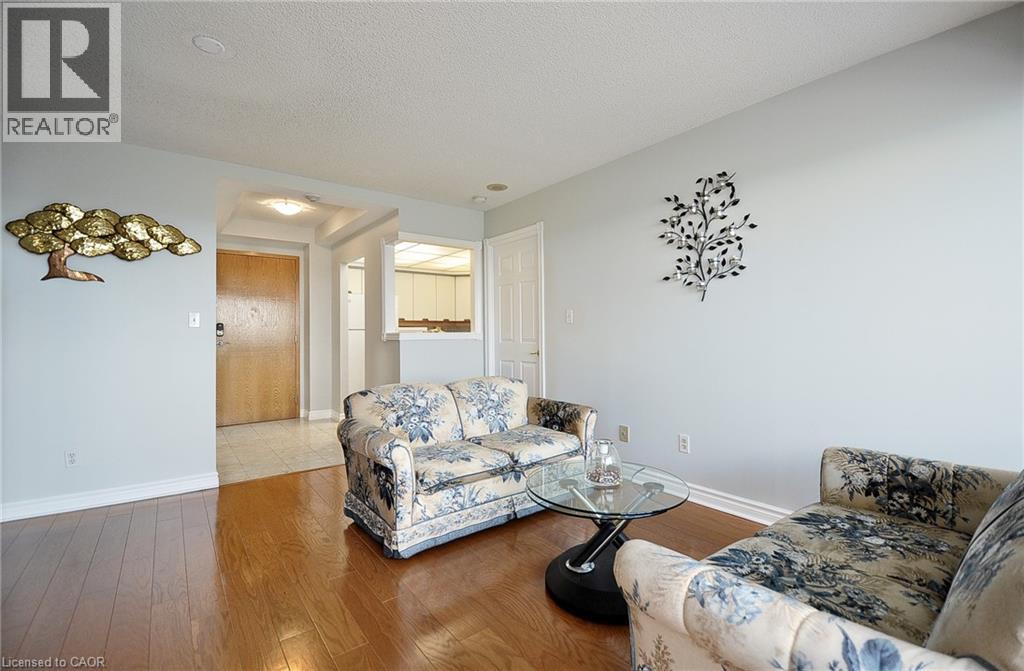 237 W KING Street W Unit# 1202 thumbnail 11